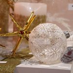 wystawa ręcznie zdobionych ozdób choinkowych