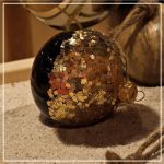 wystawa ręcznie zdobionych ozdób choinkowych