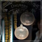 wystawa ręcznie zdobionych ozdób choinkowych