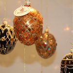 wernisaż szklanych, ręcznie zdobionych ozdób w trebiszowie