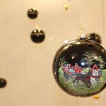 wernisaż szklanych, ręcznie zdobionych ozdób w trebiszowie