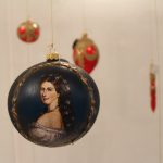 wernisaż szklanych, ręcznie zdobionych ozdób w trebiszowie