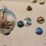 wernisaż szklanych, ręcznie zdobionych ozdób w trebiszowie