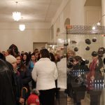 wernisaż szklanych, ręcznie zdobionych ozdób w trebiszowie