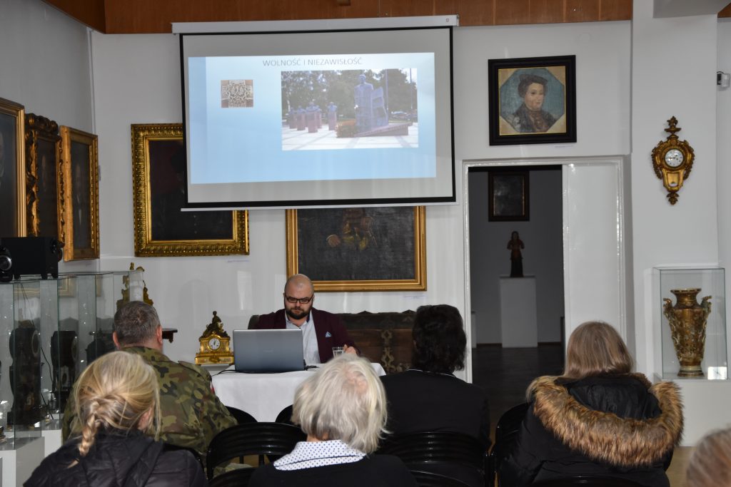 obchody narodowego dnia pamięci „Żołnierzy wyklętych” w muzeum regionalnym w jaśle.