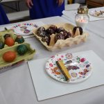 warsztaty zdobienia pisanek tradycyjnymi ludowymi metodami.