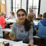 warsztaty zdobienia pisanek tradycyjnymi ludowymi metodami.