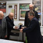 uhonorowanie muzeum regionalnego w jaśle krzyżem 100 lat związku inwalidów wojennych rzeczpospolitej polskiej.