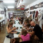 warsztaty rzeźbiarstwa w ramach "spotkań z etnografią"