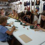 warsztaty rzeźbiarstwa w ramach "spotkań z etnografią"