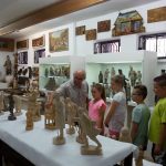 warsztaty rzeźbiarstwa w ramach "spotkań z etnografią"