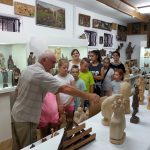 warsztaty rzeźbiarstwa w ramach "spotkań z etnografią"