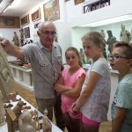 warsztaty rzeźbiarstwa w ramach "spotkań z etnografią"