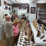 warsztaty rzeźbiarstwa w ramach "spotkań z etnografią"