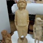 warsztaty rzeźbiarstwa w ramach "spotkań z etnografią"