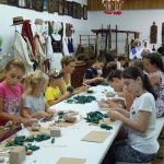 warsztaty rzeźbiarstwa w ramach "spotkań z etnografią"