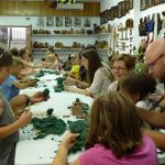 warsztaty rzeźbiarstwa w ramach "spotkań z etnografią"