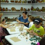 warsztaty rzeźbiarstwa w ramach "spotkań z etnografią"