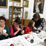 warsztaty dekorowania bombek choinkowych