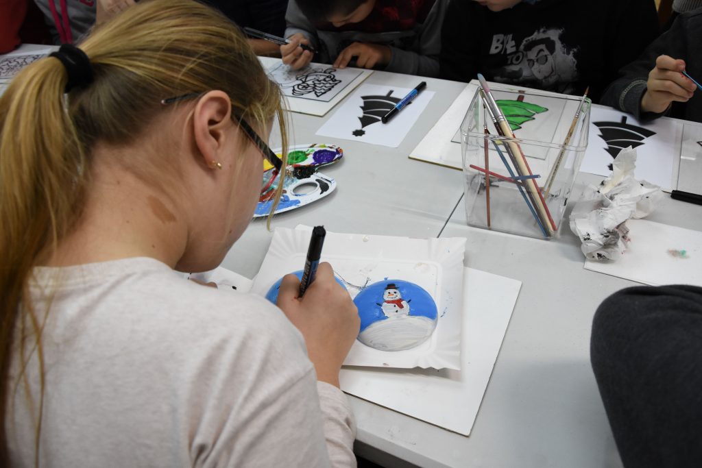 „malowanie na szkle”.