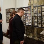 wystawa pocztówek i biżuterii patriotycznej w gorlicach