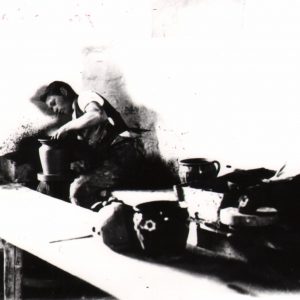 106 A.F. Etnografia, Garncarz przy pracy, Kołaczyce 1935 r.