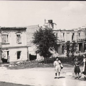 127 AF Jasło, Stary Sąd od południa, obok dom Dacyla, 1946 r.