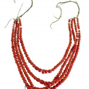 1361 Etnografia - Pogórzańskie korale naturalne, Szerzyny, sprzed 1939 r., dł. 32 cm, razem 261 koralików