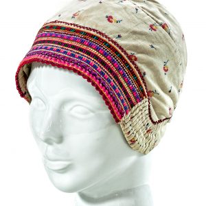 1380 Etnografia - Czepek kobiecy - element stroju łemkowskiego, Krempna, sprzed 1939 r., wys. podwójna 19 cm, szer. podwójna 25,5 cm.