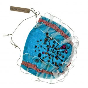 2016 Etnografia - Pogórzański czepiec, wykonała go Antonina Biruś z Białkówki ok. 1900 r., dł. 18 cm, szer. 20 cm