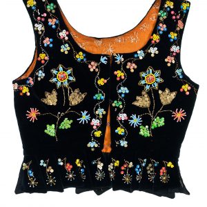 2390 Etnografia - Pogórzański gorset ludowy, okolice Gorlic, sprzed 1939 r., wys. 44 cm, 44 cm