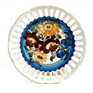 2628 Etnografia - Talerz, wyrób fabryczny, naczynie ukształtowane w formie, ręcznie malowane, 1998 r.