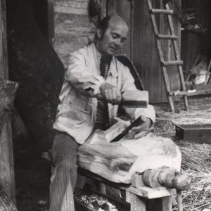 433 A.F. Etnografia, Rzeźbiarz Antoni Bolek z Załęża 1978 r.