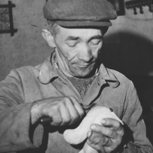 676 A.F. Etnografia, Garncarz przy pracy