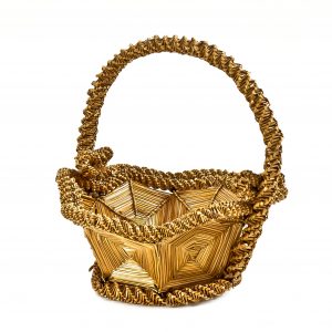 80 Etnografia - Koszyczek ze słomy, Żurowa, sprzed 1939 r., wys. 21 cm, szer. 19 cm