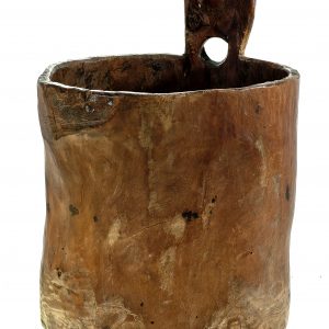 5 Etnografia - Miarka do zboża, Wola Cielkińska, sprzed 1939 r., wys. 20 cm, szer. 18 cm, gł. 18 cm