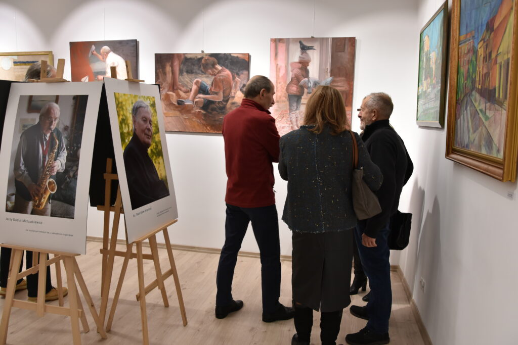 wernisaże grudniowych wystaw