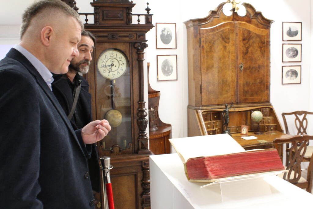 z gabinetu kolekcjonera, wernisaż starodruków po konserwacji