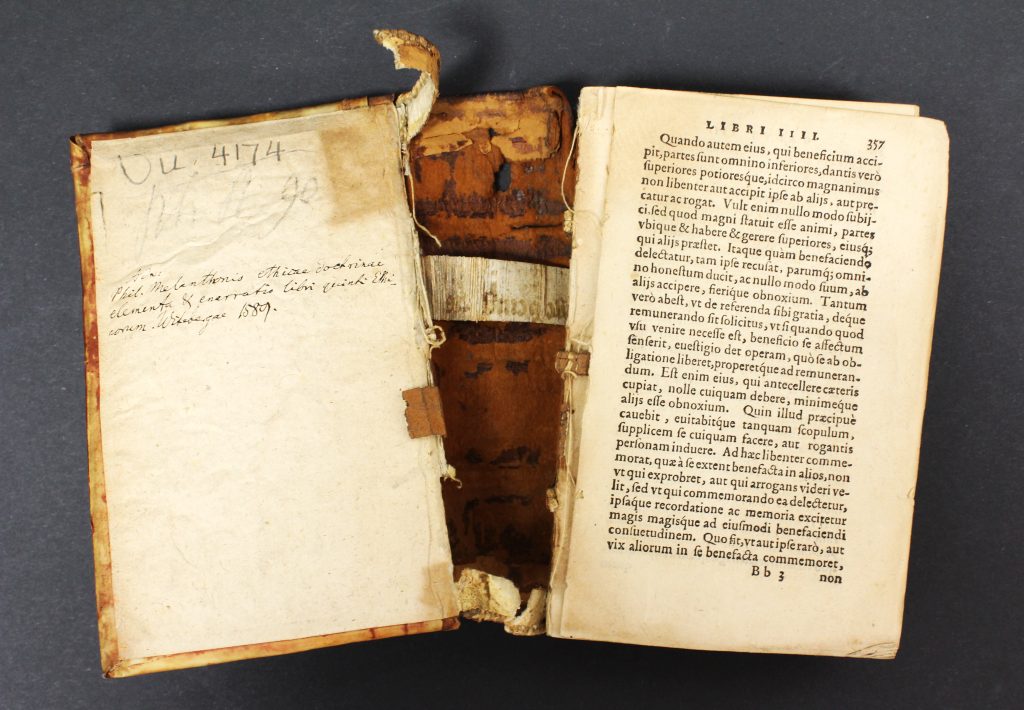 kolejna konserwacja starodruków