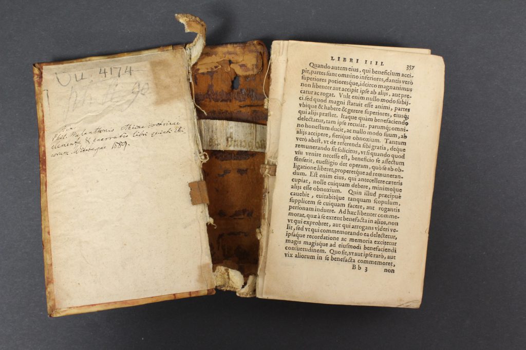 kolejna konserwacja starodruków