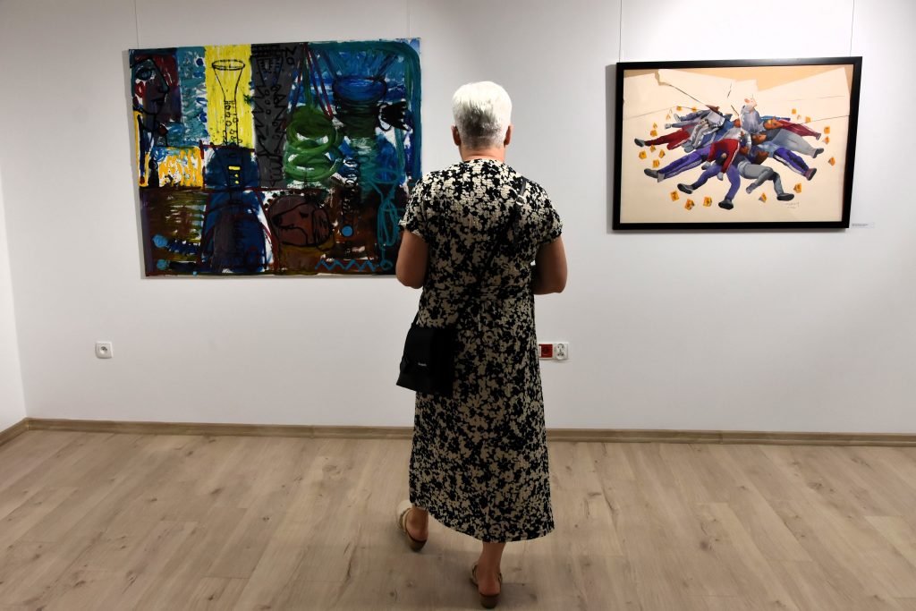 wernisaż wystawy „bez interpretacji” w muzeum regionalnym w jaśle