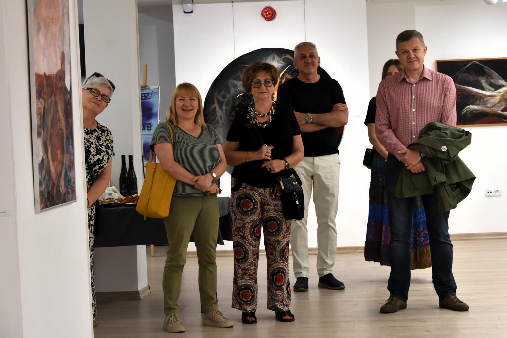 wernisaż wystawy „bez interpretacji” w muzeum regionalnym w jaśle