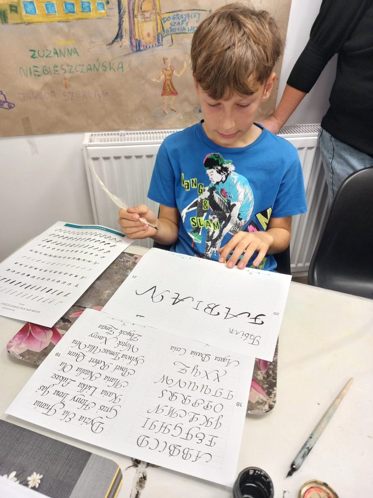 warsztaty papieru i kaligrafi