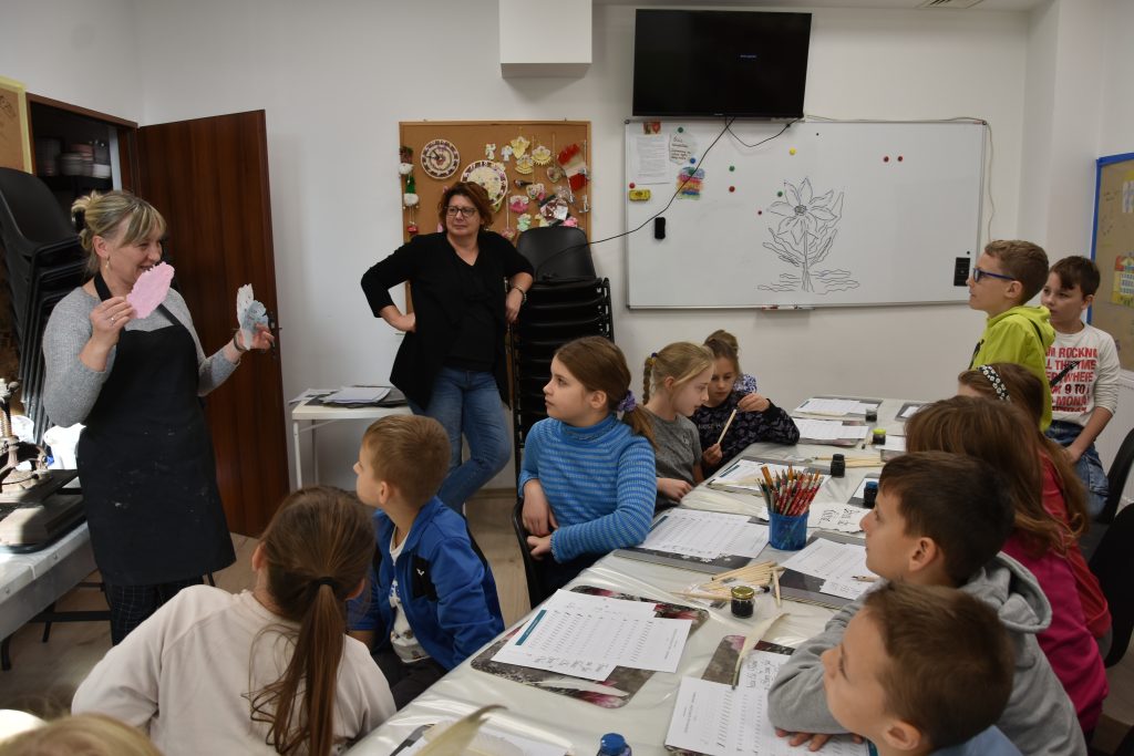 warsztaty papieru i kaligrafi