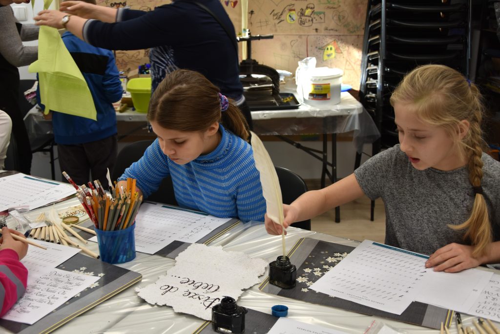 warsztaty papieru i kaligrafi