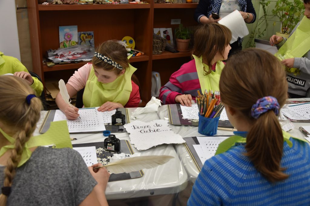 warsztaty papieru i kaligrafi