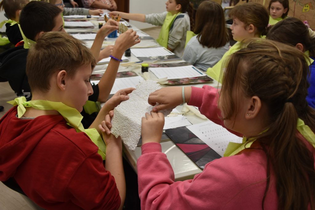 warsztaty papieru i kaligrafi