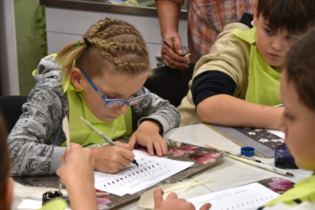 warsztaty papieru i kaligrafi