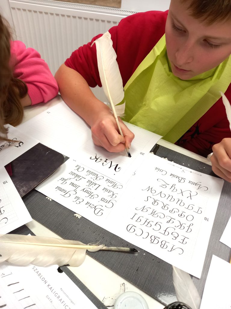 warsztaty papieru i kaligrafi