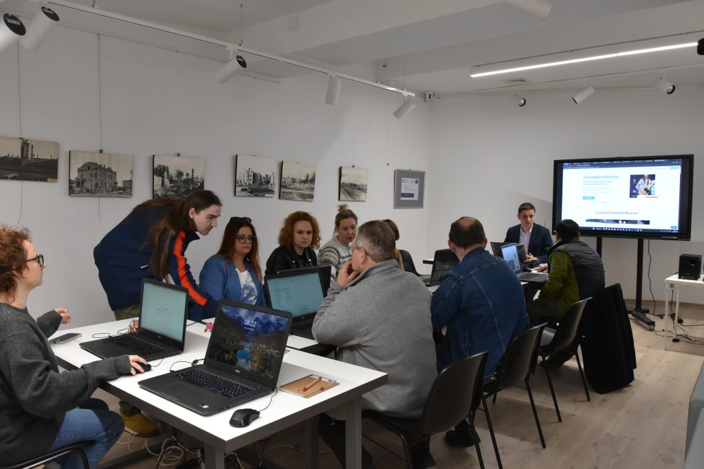 szkolenie z wykorzystania narzędzi sztucznej inteligencji w edukacji i kulturze